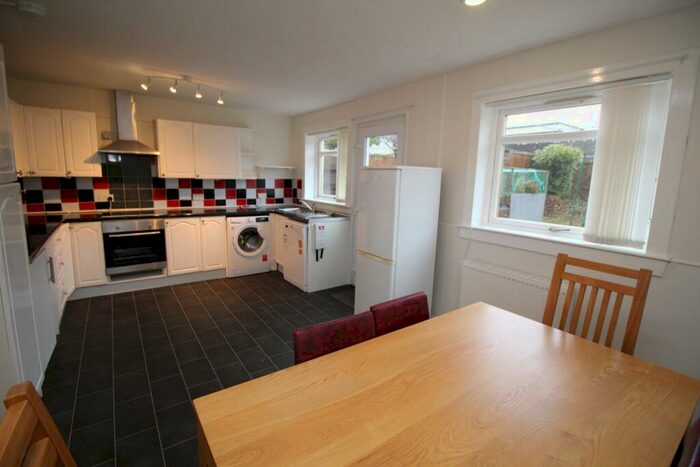 3 Bedroom Terraced House To Rent In Maple Road, North Lanarkshire, G67
