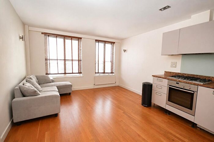 1 Bedroom Flat To Rent In Enfield Road, Hackney, N1