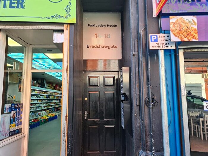 1 Bedroom Flat To Rent In Bradshawgate, Leigh, Wigan, Wigan, WN7