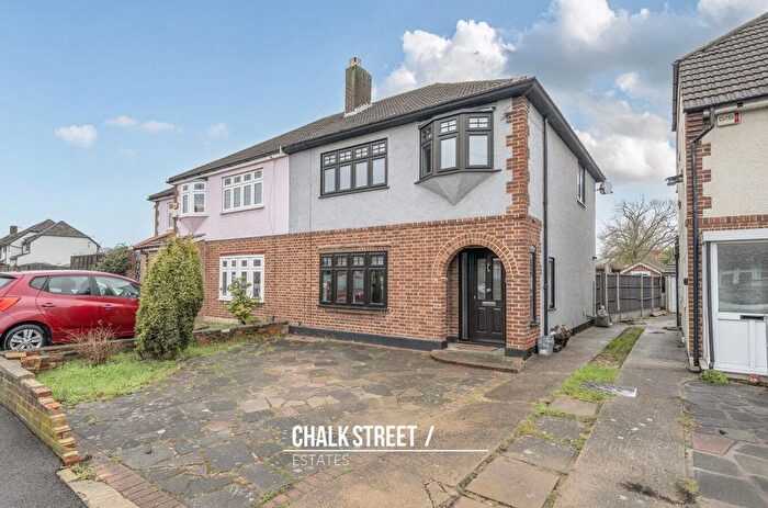 3 Bedroom Semi Detached House For Sale In Dee Way, Rise Park, RM1