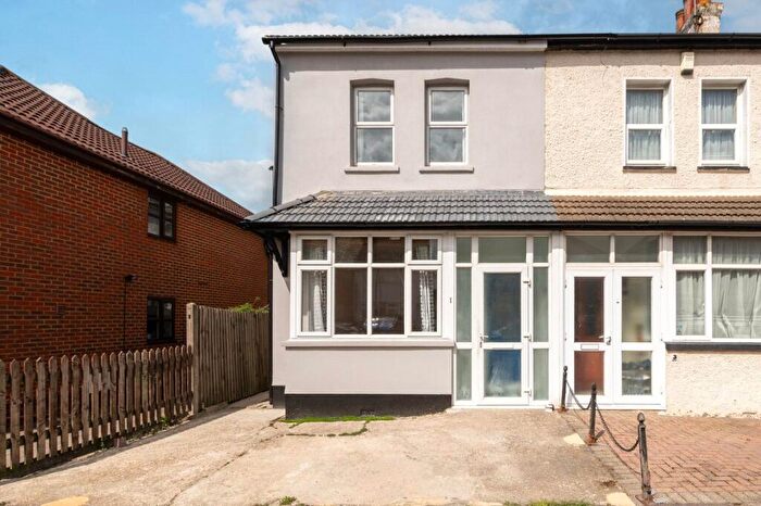 3 Bedroom Semi Detached House For Sale In Westfield Road, Cheam, Sutton, SM1