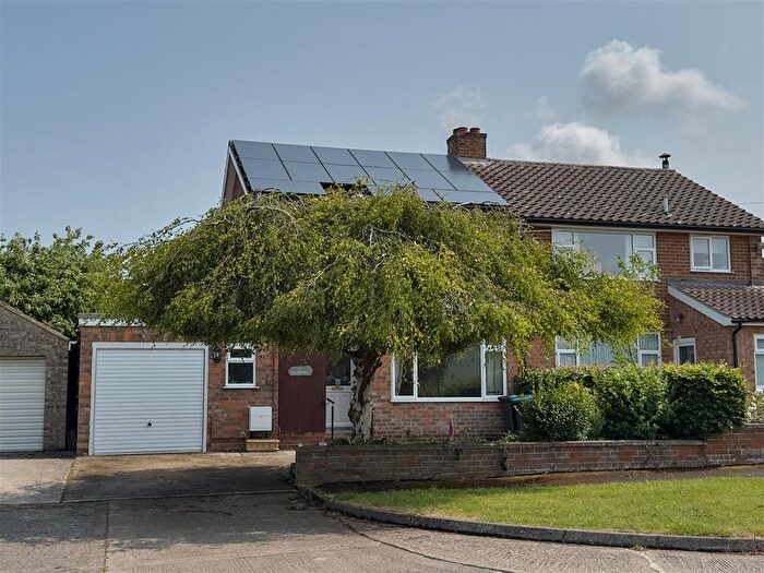 3 Bedroom Property To Rent In Gill Croft, Easingwold, York, YO61