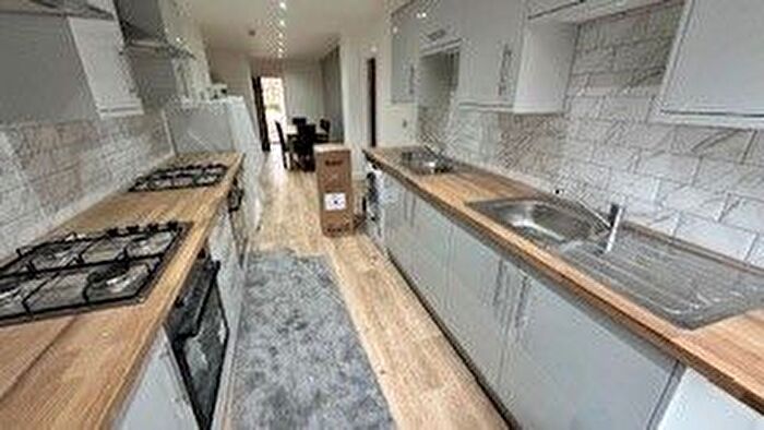 8 Bedroom Semi-Detached House To Rent In Charter Avenue, Coventry, CV4