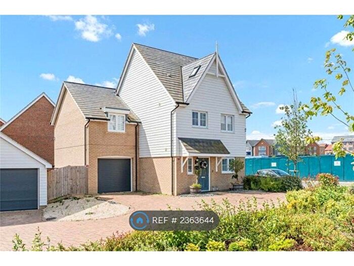 4 Bedroom Detached House To Rent In Marshall Close, Bishop's Stortford, CM23