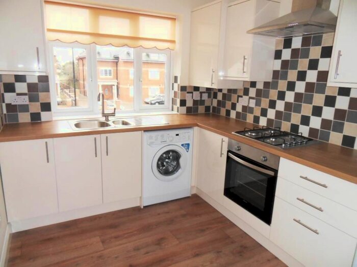 2 Bedroom Flat To Rent In Lampton Road, Hounslow, TW3
