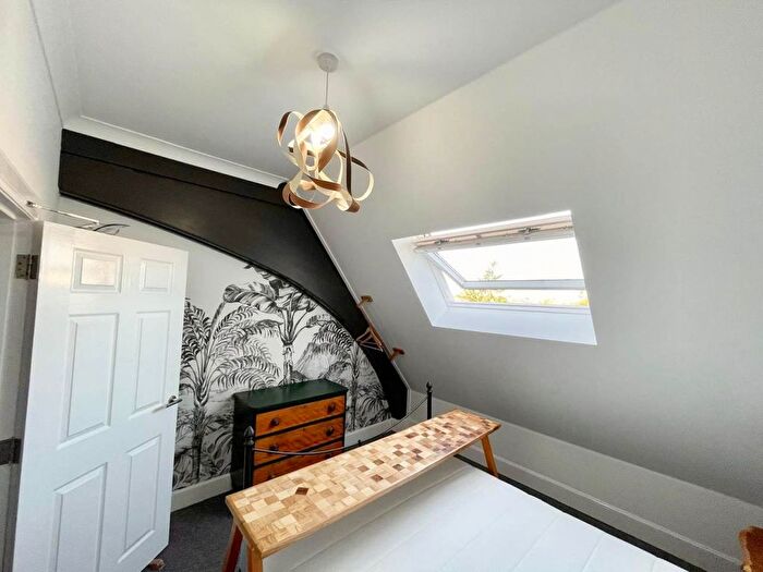 2 Bedroom Flat To Rent In Clepington Road, Dundee, DD3