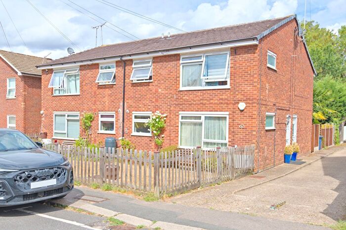 2 Bedroom Flat For Sale In Sebright Road, Barnet, EN5