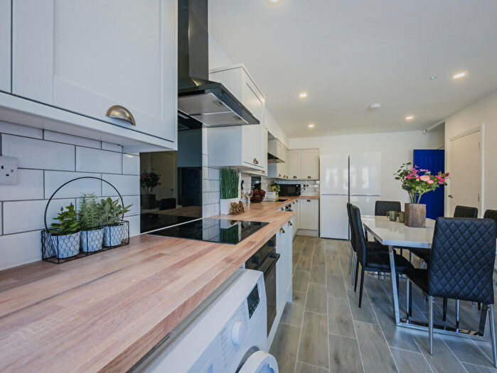 8 Bedroom Semi-Detached House To Rent In Centenary Road, CV4