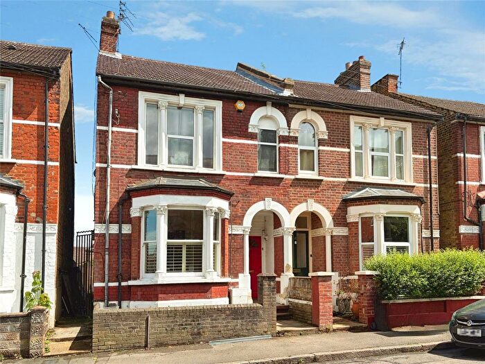 1 Bedroom Maisonette For Sale In Grosvenor Road, Watford, Hertfordshire, WD17