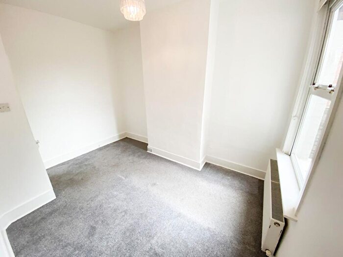 3 Bedroom Terraced House For Sale In Woodville Road, London, E18