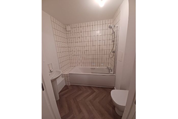 2 Bedroom Flat To Rent In , Armour Street, G31