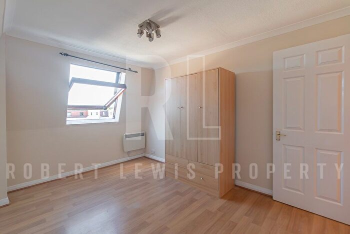 1 Bedroom Flat To Rent In Etchingham Park Road, London, N3