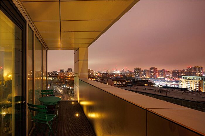 2 Bedroom Flat To Rent In Spectrum Way, London, SW18