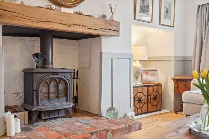 3 Bedroom End Of Terrace House For Sale In High Street, Amersham, Buckinghamshire, HP7