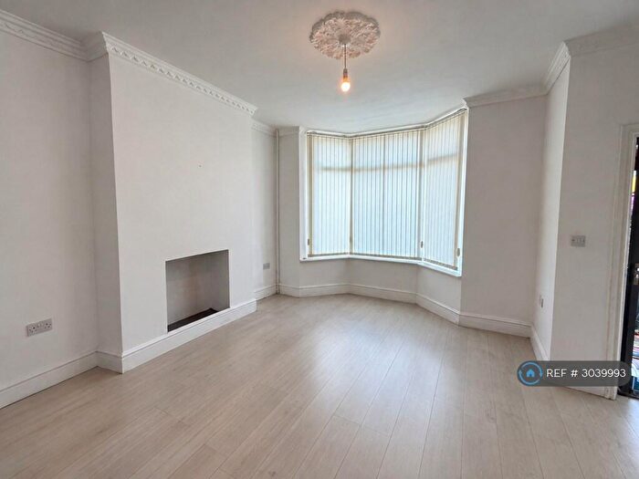 3 Bedroom End Of Terrace House To Rent In Wharf Road, Newport, NP19