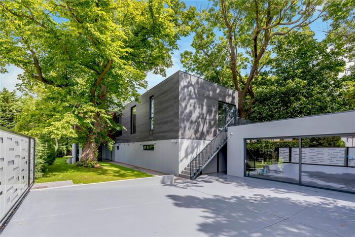 3 Bedroom Detached House To Rent In Curzon Park North, Chester, CH4