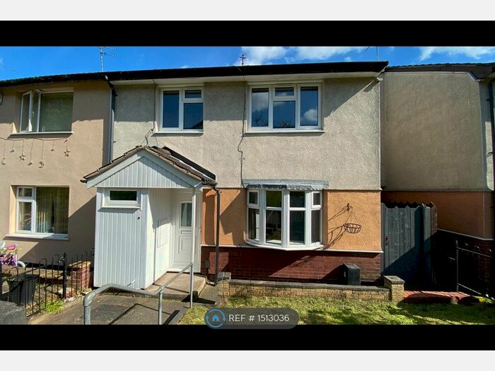 3 Bedroom End Of Terrace House To Rent In Broad Oak Close, Nottingham, NG3