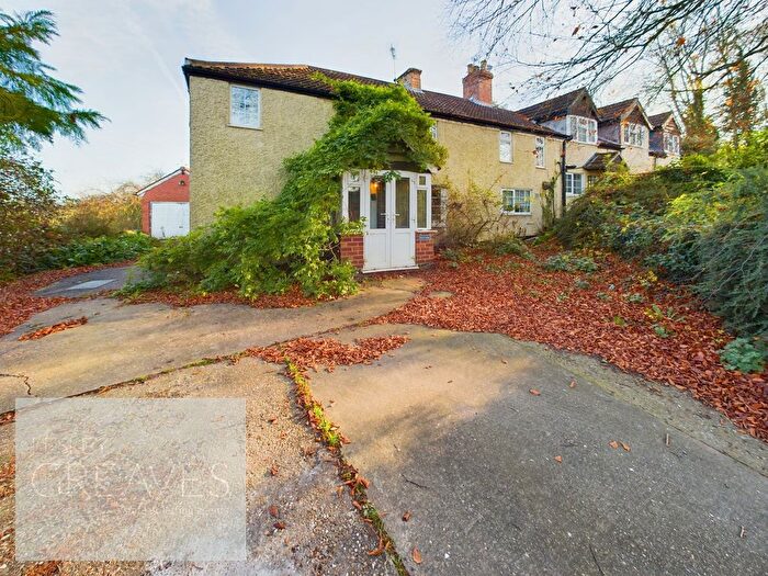 4 Bedroom Cottage For Sale In Lingwood Lane, Woodborough, Nottingham, NG14