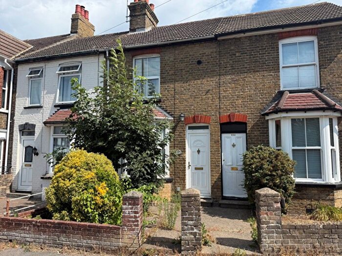 2 Bedroom Terraced House For Sale In Park Road, Sittingbourne, Kent, ME10