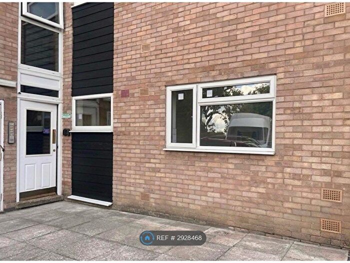 2 Bedroom Flat To Rent In Hotoft Road, Leicester, LE5