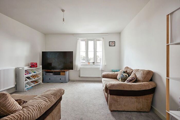 2 Bedroom Flat For Sale In Preston Crescent, Salisbury, Wiltshire, SP2