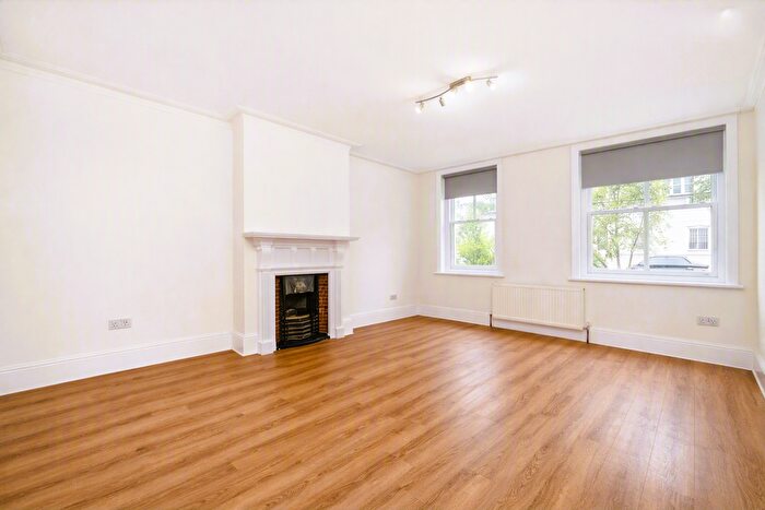 3 Bedroom Flat To Rent In High Street, Teddington, TW11
