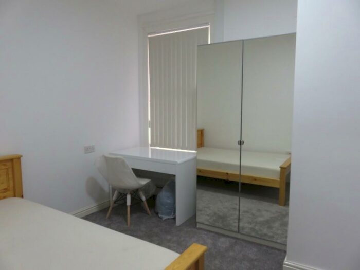 7 Bedroom Detached House To Rent In Harlaxton Drive, Nottingham, Nottinghamshire, NG7