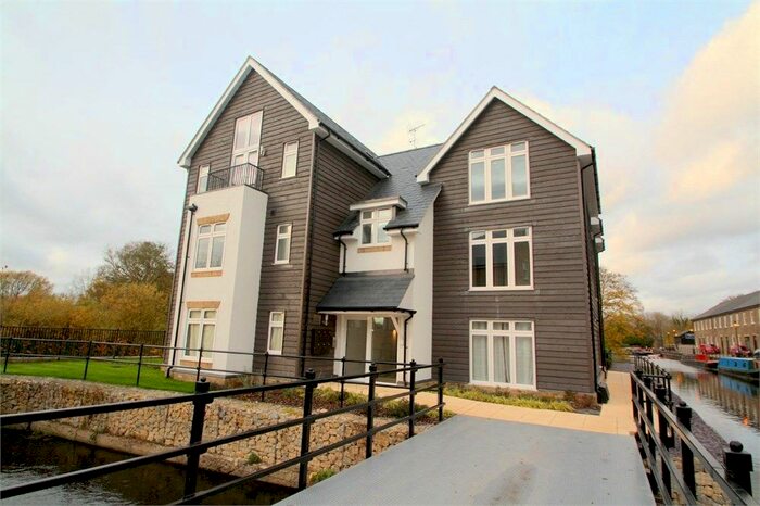 2 Bedroom Flat To Rent In Island Apartments, Royal Quay, Harefield, UB9