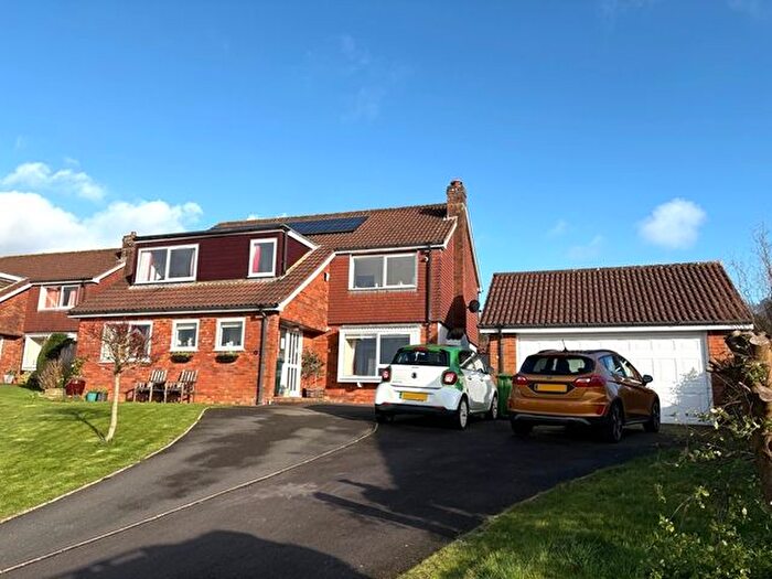 4 Bedroom Detached House For Sale In Hickory Close, Honiton, EX14