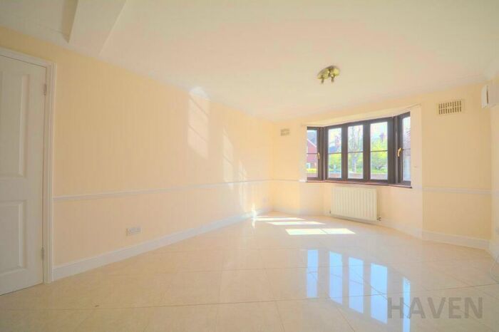 1 Bedroom Flat To Rent In Lydford Road, Willesden, NW2