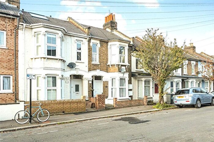 2 Bedroom Flat For Sale In Ashville Road, London, E11