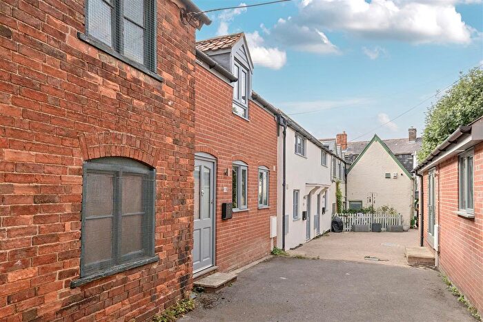 1 Bedroom Terraced House To Rent In New Park Street, Devizes, SN10