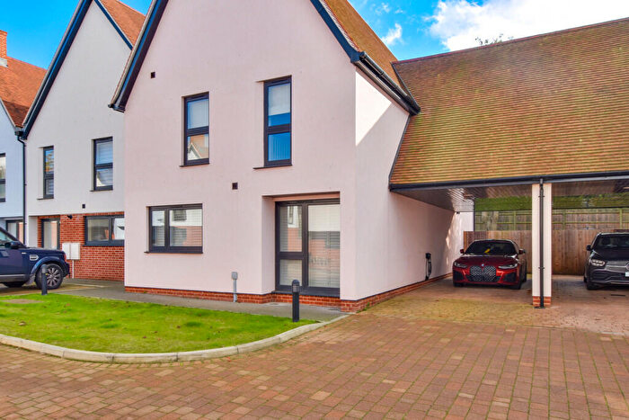 2 Bedroom Apartment To Rent In Lees Close, Thaxted, CM6