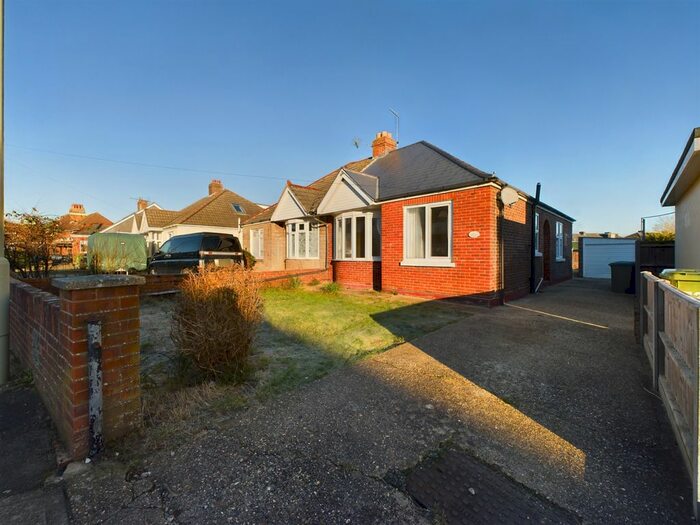 3 Bedroom Bungalow To Rent In Highfield Avenue, Fareham, PO14