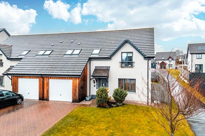 3 Bedroom Semi-Detached House For Sale In Herdman Place, Blairgowrie, PH10