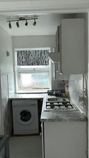 1 Bedroom Flat To Rent In Lonsdale Avenue, London, E6