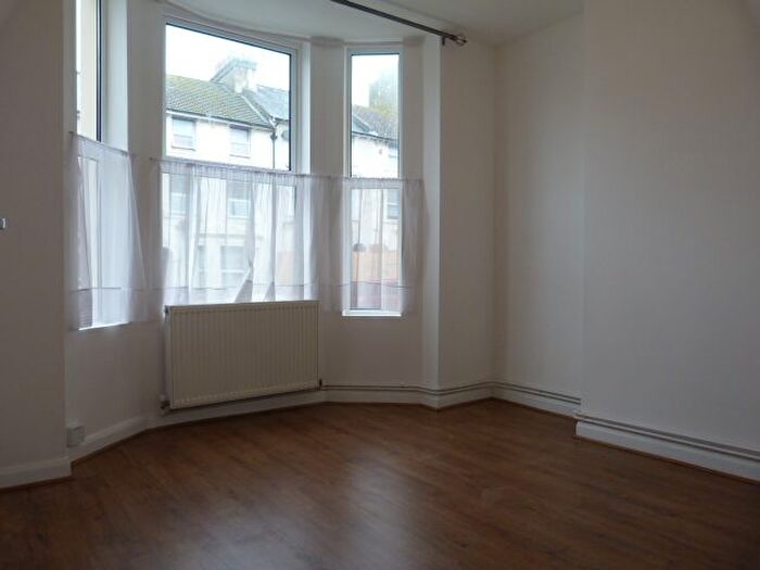 1 Bedroom Flat To Rent In Dover Road, CT20