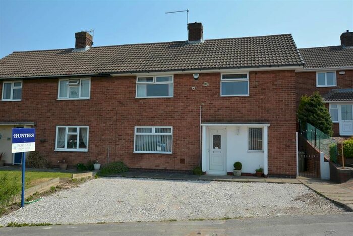 3 Bedroom Semi-Detached House To Rent In The Crescent, Brimington, Chesterfield, S43
