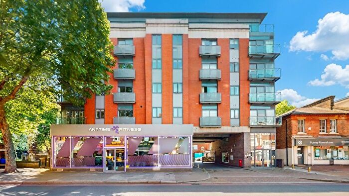 2 Bedroom Flat To Rent In Upper Richmond Road, Percy Laurie House, SW15