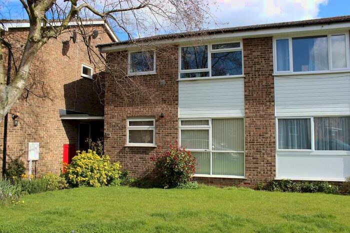 2 Bedroom Flat To Rent In Thame, Oxfordshire, OX9