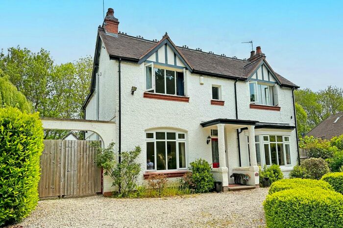 3 Bedroom Detached House For Sale In Chessetts Wood Road, Lapworth, B94