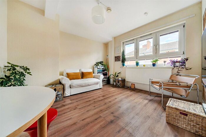 2 Bedroom Maisonette For Sale In Adams Gardens Estate, Rotherhithe Village, SE16
