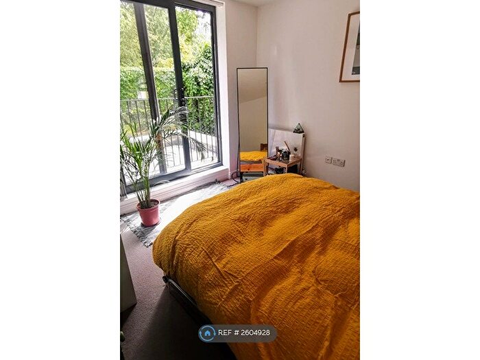 2 Bedroom Flat To Rent In Birnam Road, London, N4