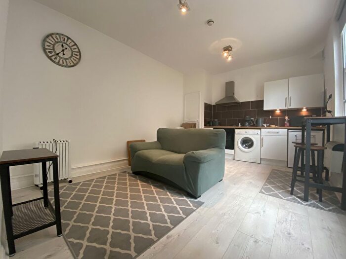 1 Bedroom Flat To Rent In Connaught Road, Roath, CF24