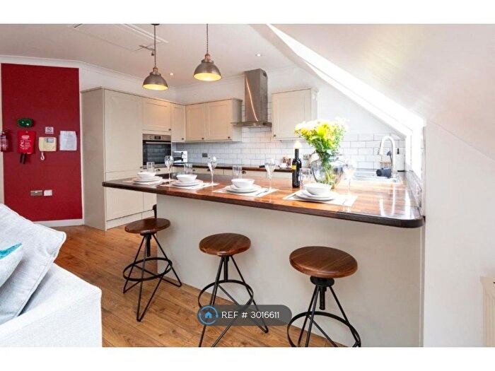 2 Bedroom Flat To Rent In Turlow Court, Leeds, LS9