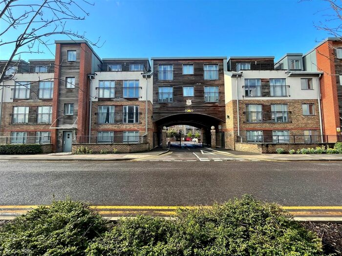 2 Bedroom Flat To Rent In The Waterfront, Hertford, SG14