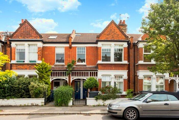 4 Bedroom Flat To Rent In Southfield Road, Chiswick, W4