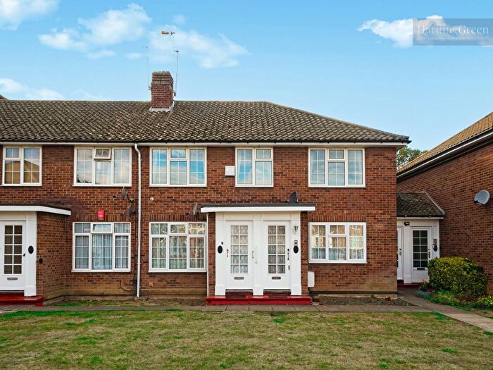 2 Bedroom Maisonette For Sale In Magnolia Court, The Mall, Harrow, HA3