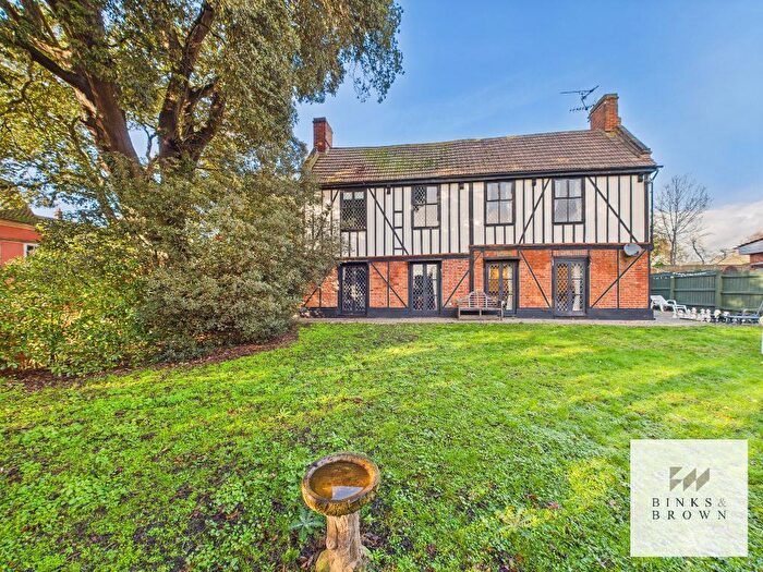 6 Bedroom Detached House For Sale In South Hill, Horndon On The Hill, SS17