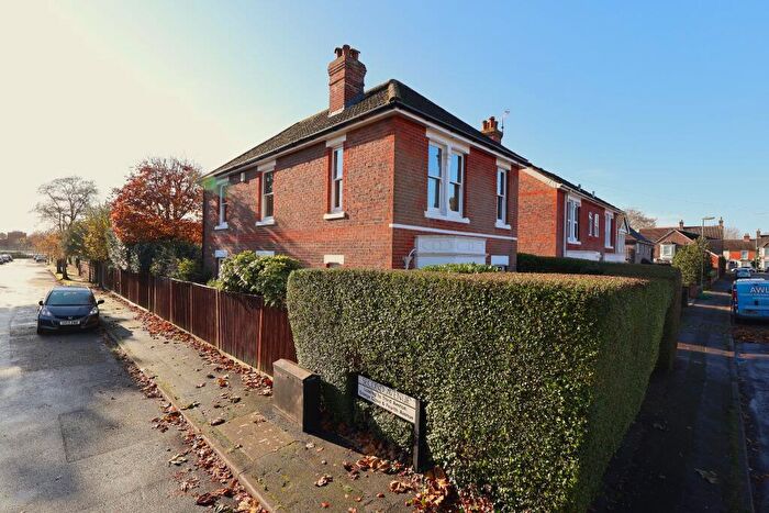 4 Bedroom Detached House For Sale In First Avenue, Denvilles, Havant, PO9